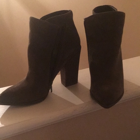 Guess olive green booties! - Picture 7 of 8